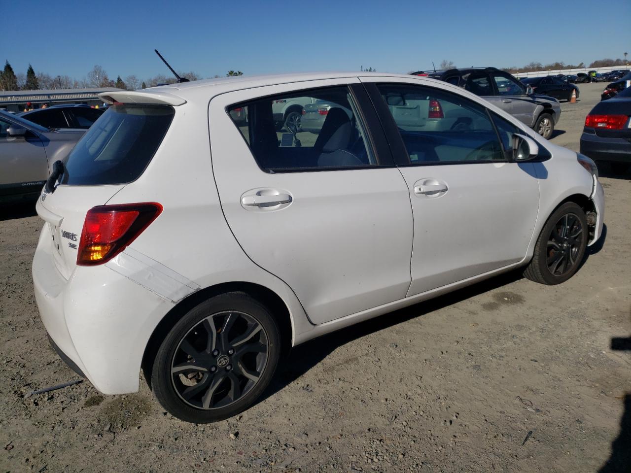 VIN VNKKTUD39FA043290 2015 TOYOTA YARIS no.3