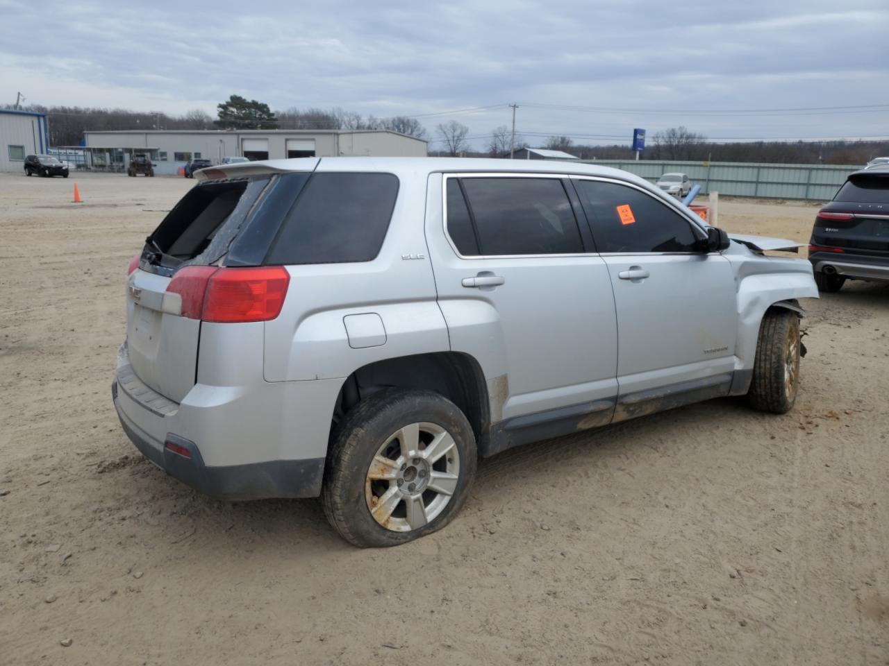 2010 GMC Terrain - Image 3