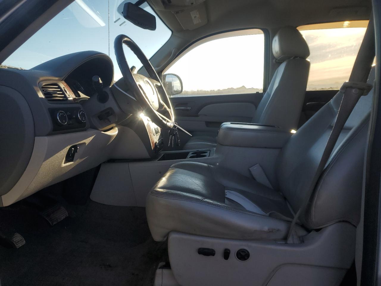 2012 Chevrolet Silverado - Image 7