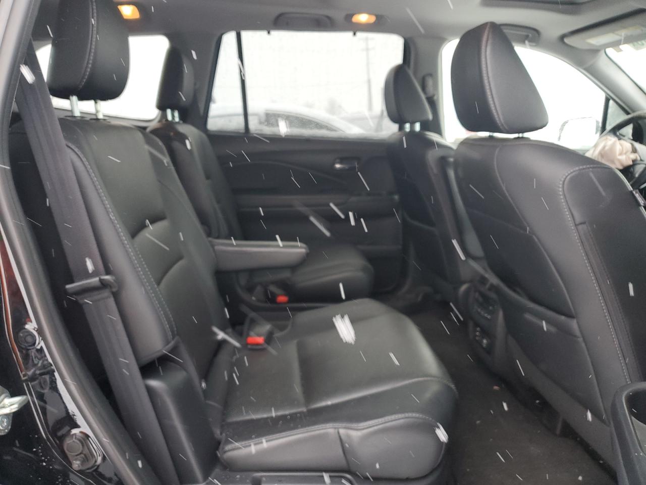 2017 Honda Pilot - Image 11