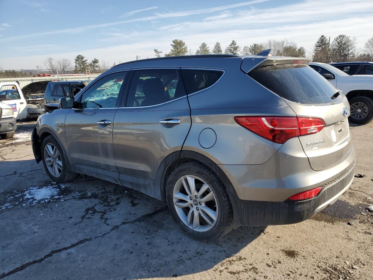 2014 Hyundai Santa Fe - Image 2
