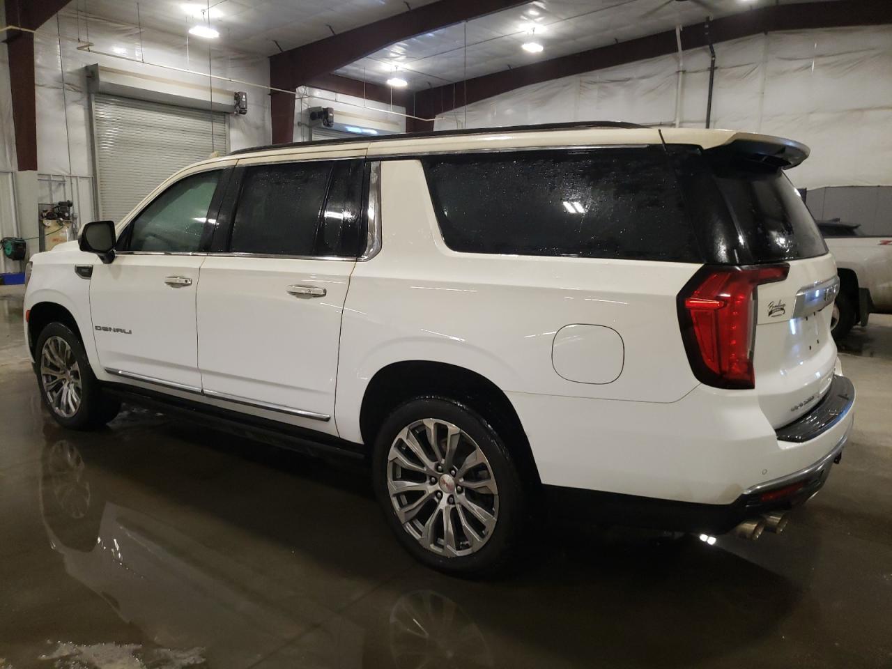 2021 GMC Yukon - Image 2