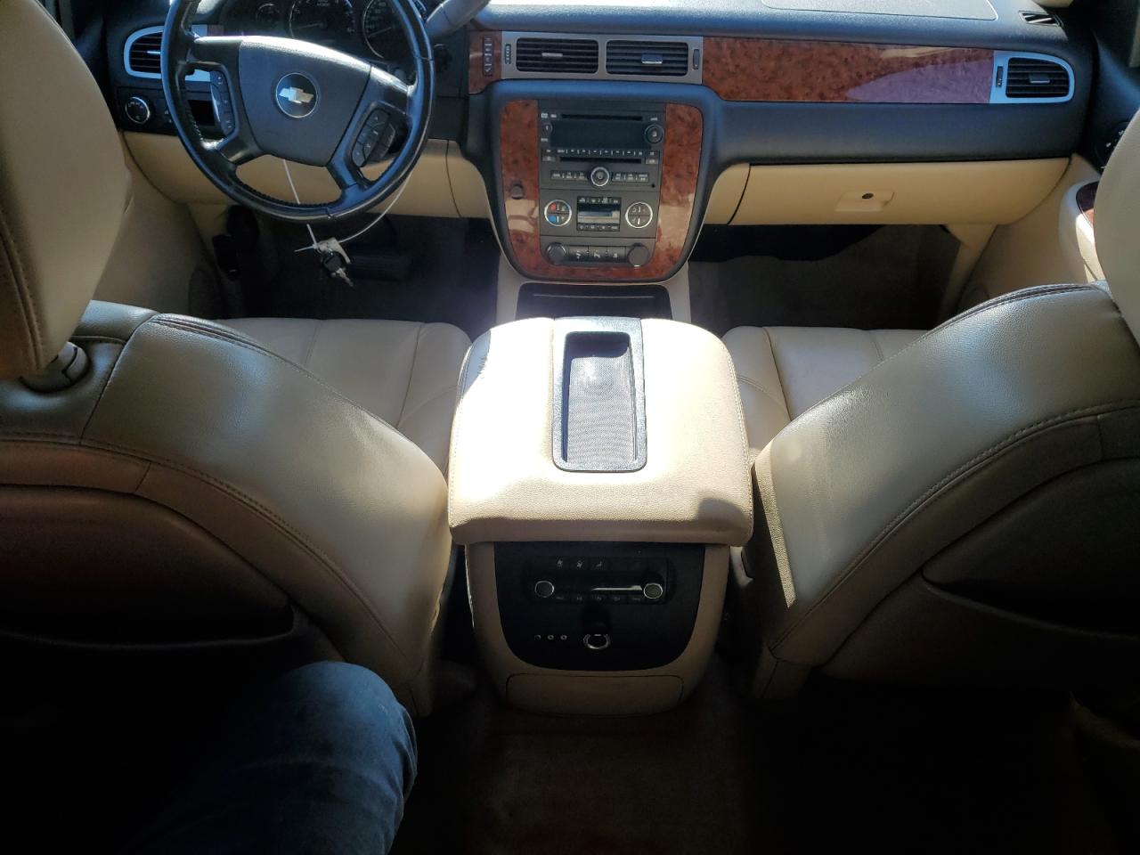 2007 Chevrolet Suburban - Image 8