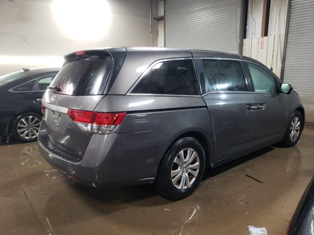 2016 Honda Odyssey - Image 3