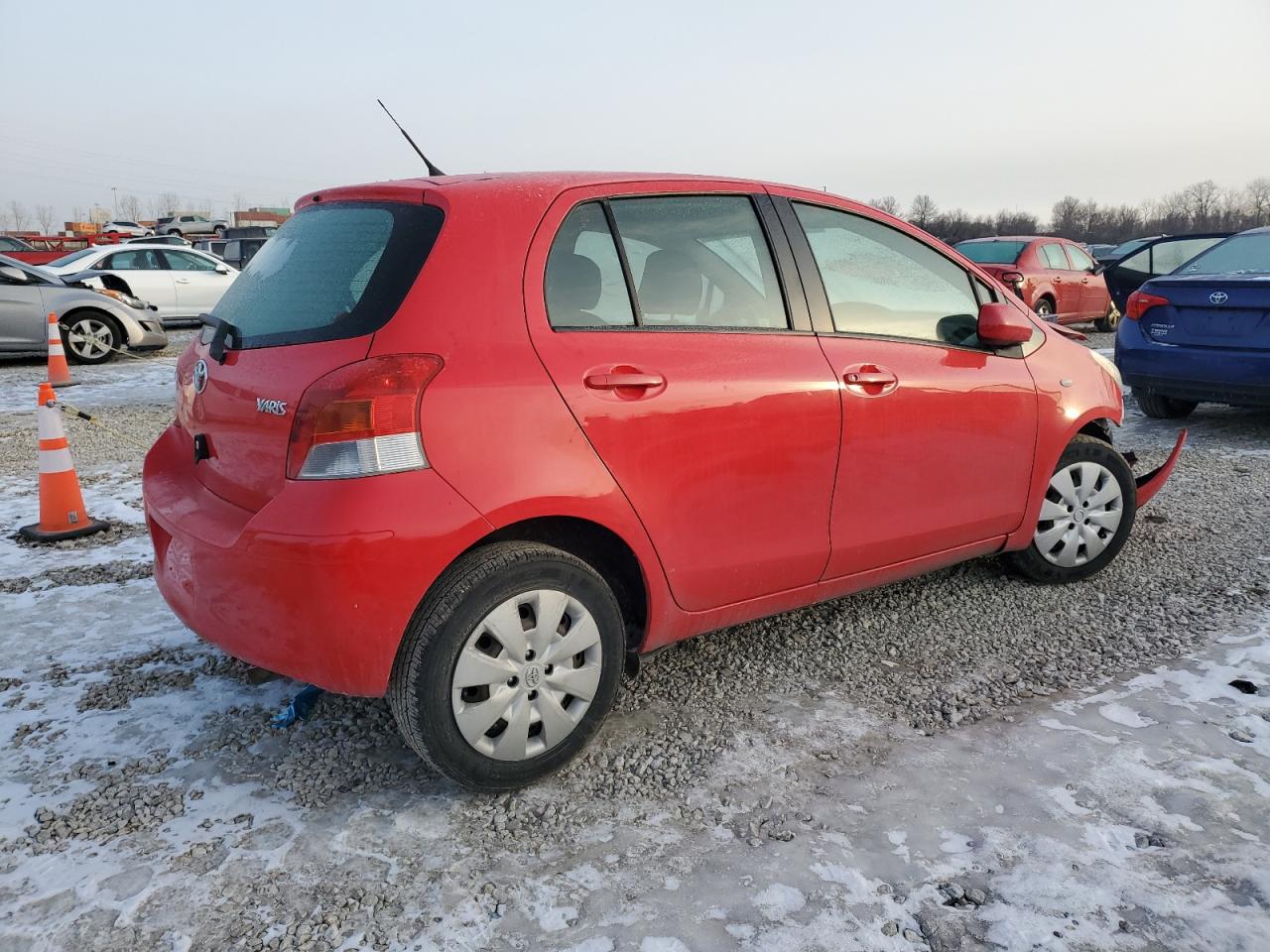 2010 Toyota Yaris - Image 3