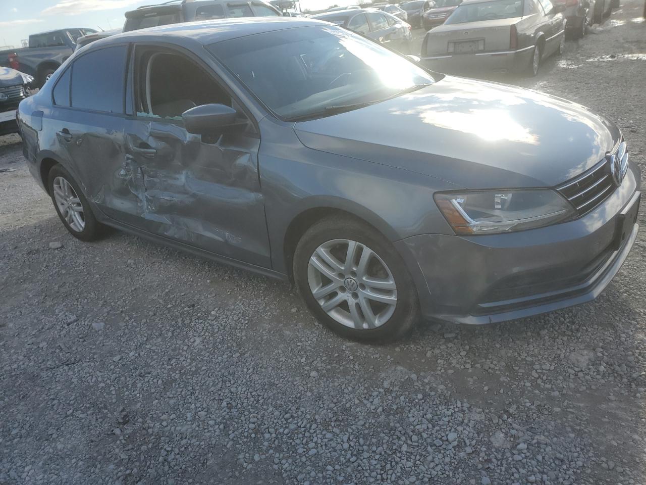 2018 Volkswagen Jetta - Image 4