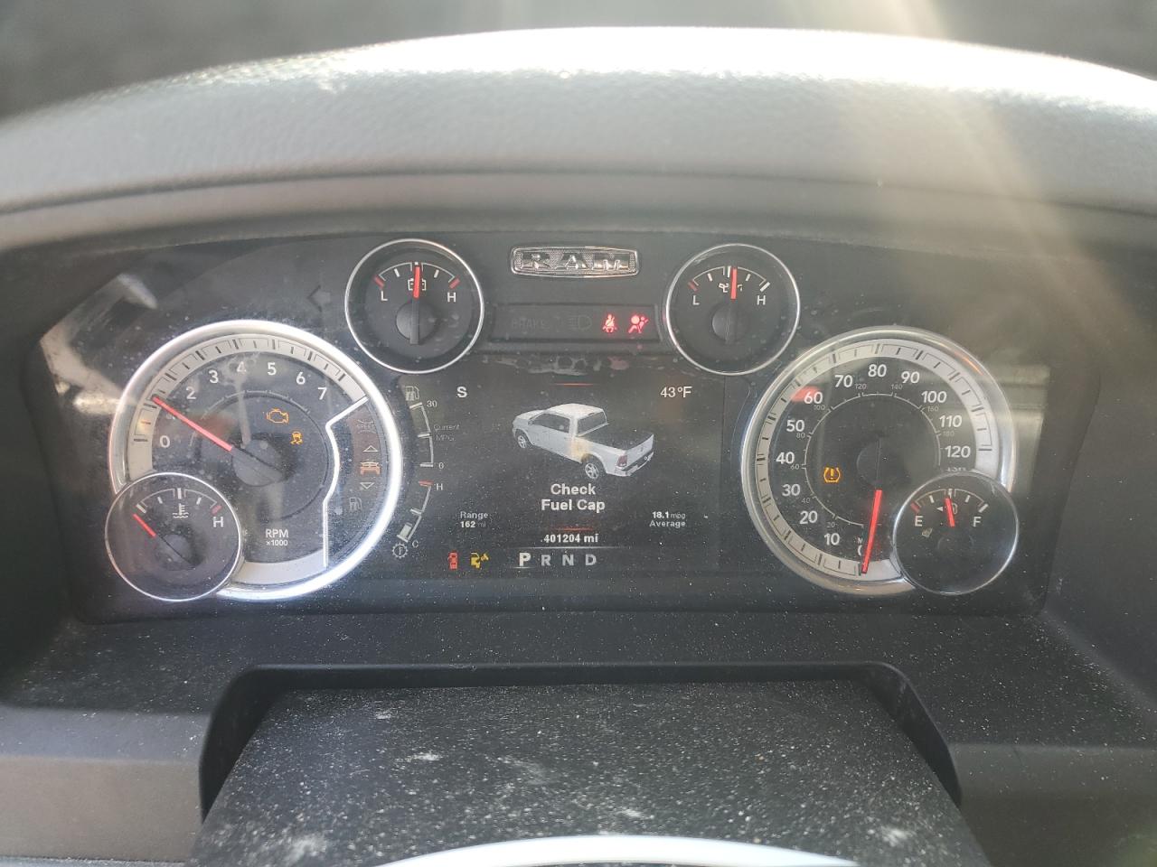 2014 RAM 1500 - Image 9