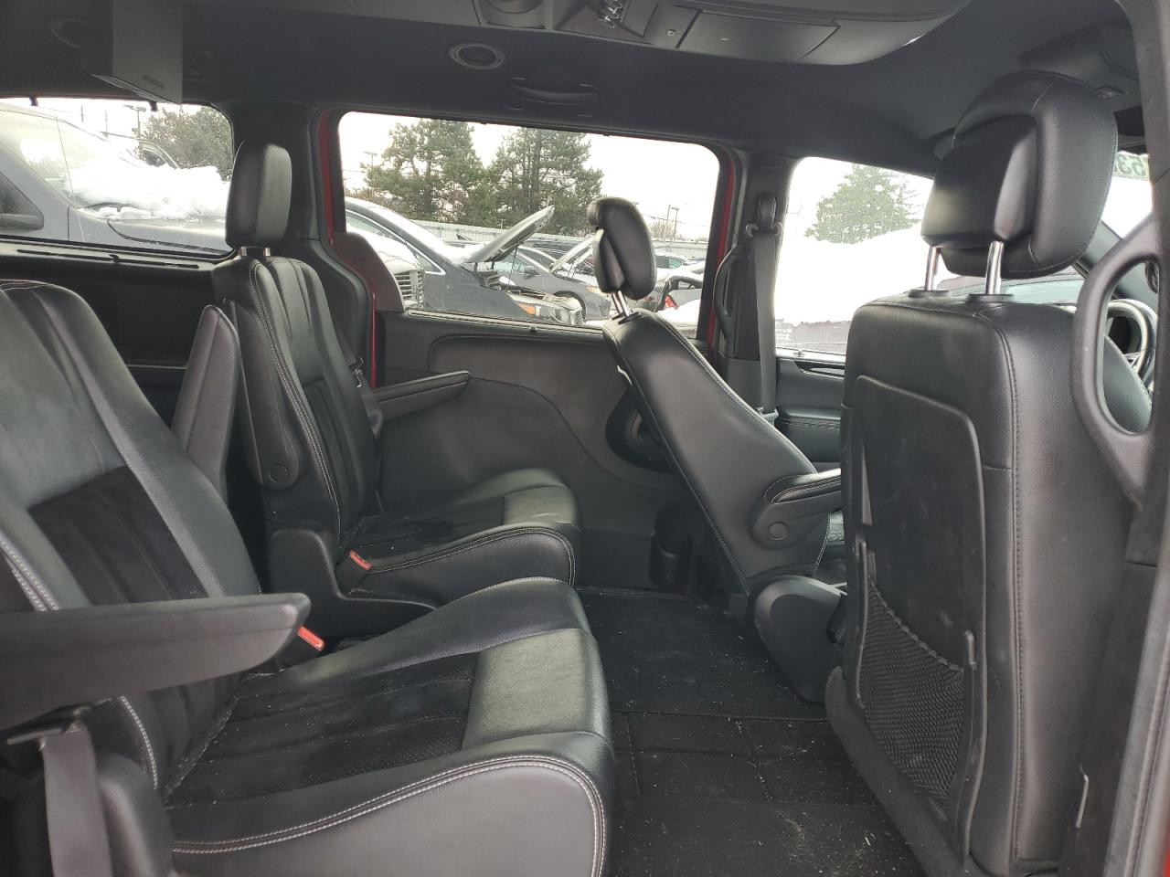 2016 Dodge Caravan - Image 11