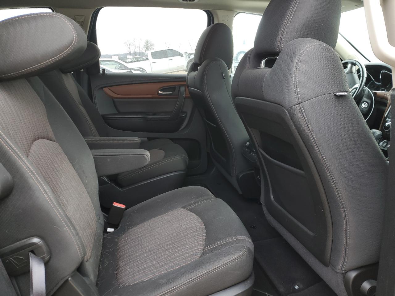 2015 Chevrolet Traverse - Image 11