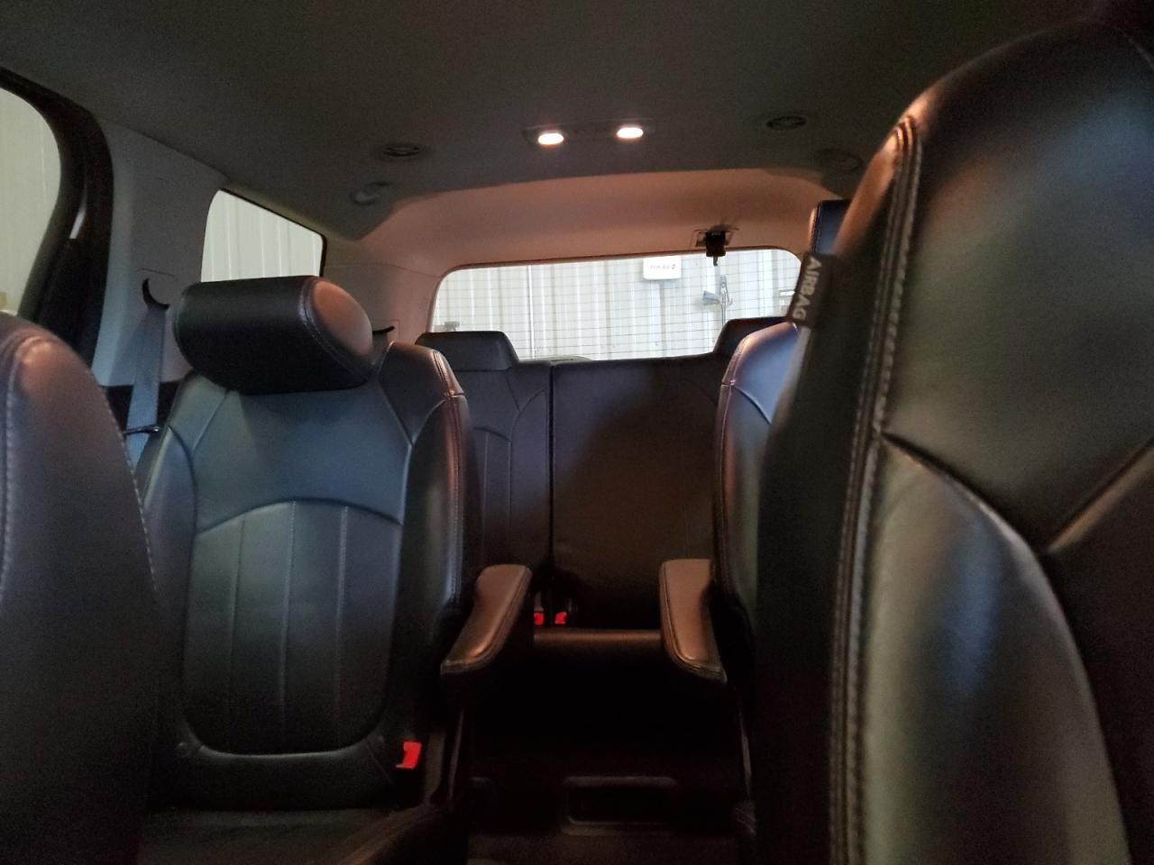 2016 GMC Acadia - Image 10