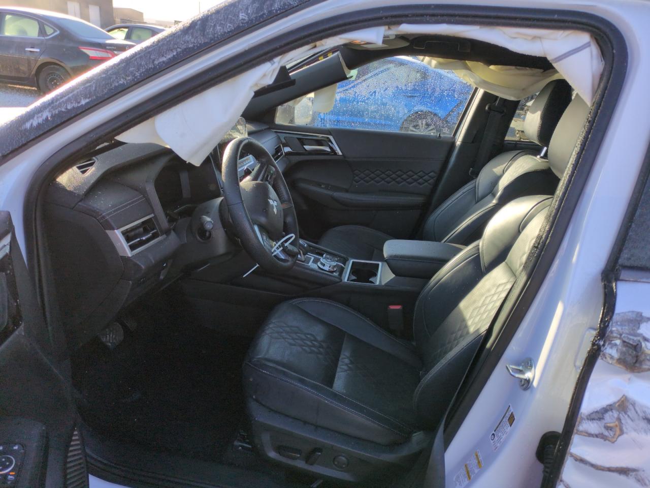 2024 Mitsubishi Outlander - Image 7