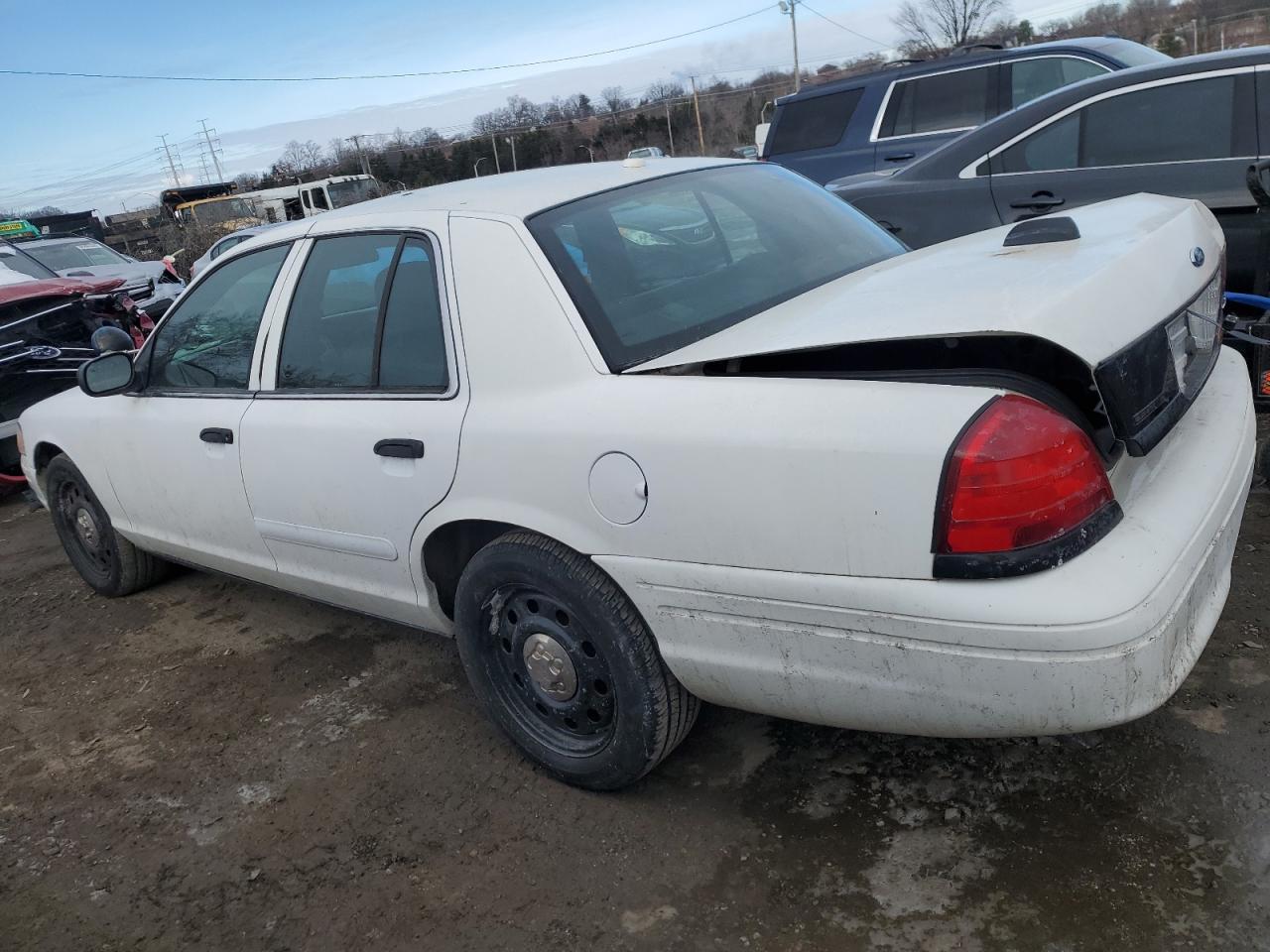 2007 Ford Crown Victoria - Image 2