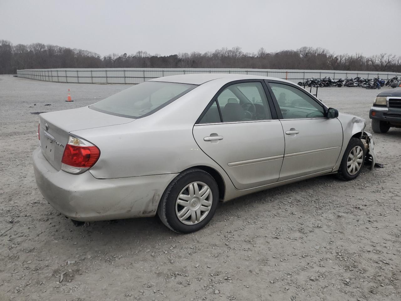 2005 Toyota Camry - Image 3