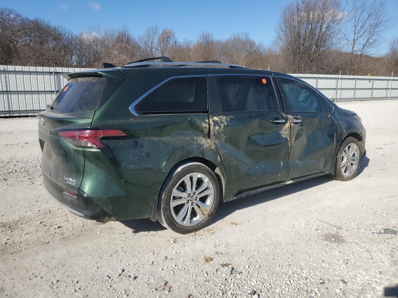 5TDERKEC2RS190050 TOYOTA SIENNA 2024