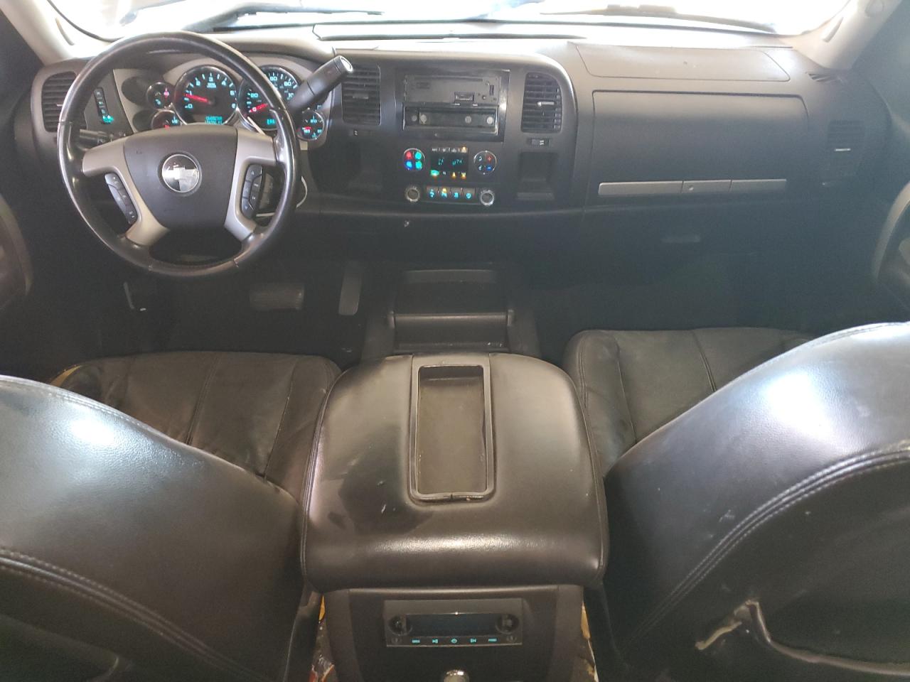 2007 Chevrolet Silverado - Image 8