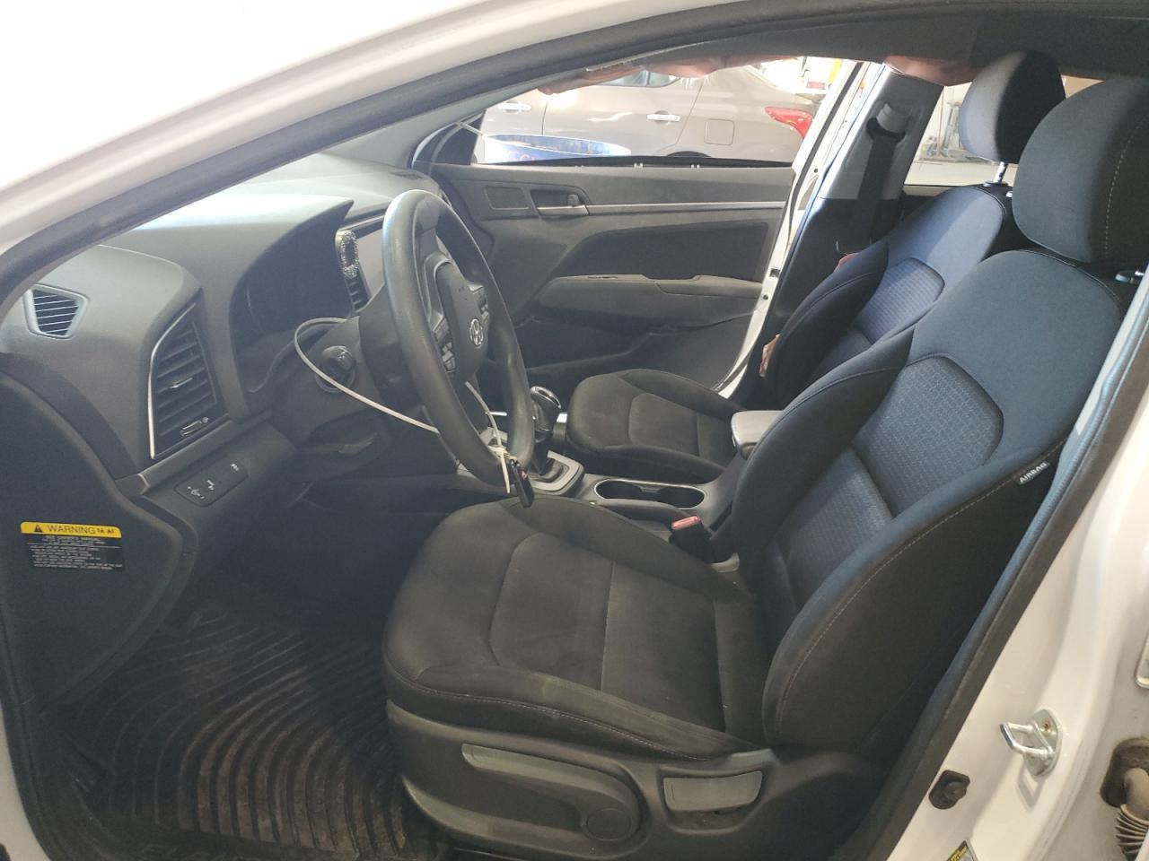 2018 Hyundai Elantra - Image 7