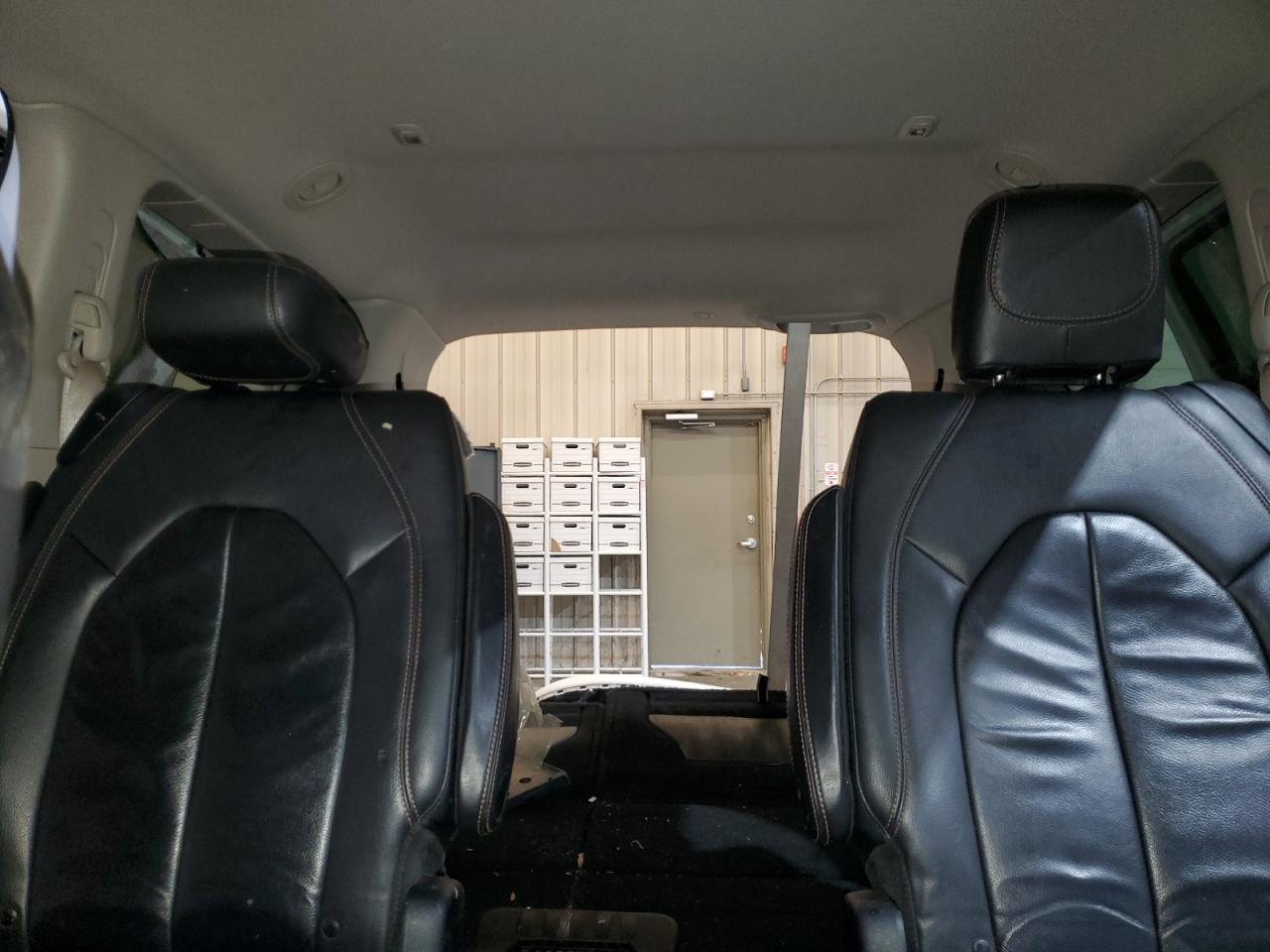 2017 Chrysler Pacifica - Image 10