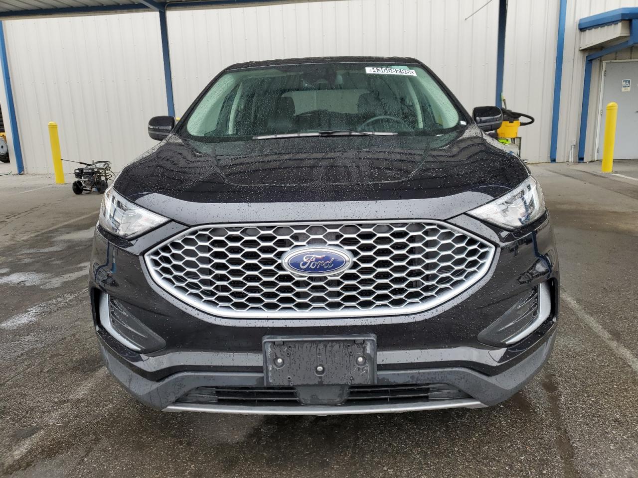 2023 Ford Edge - Image 5