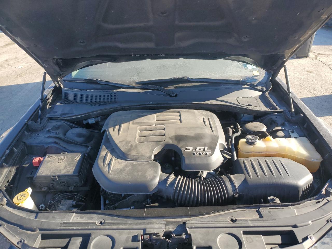 2017 Chrysler 300 - Image 12