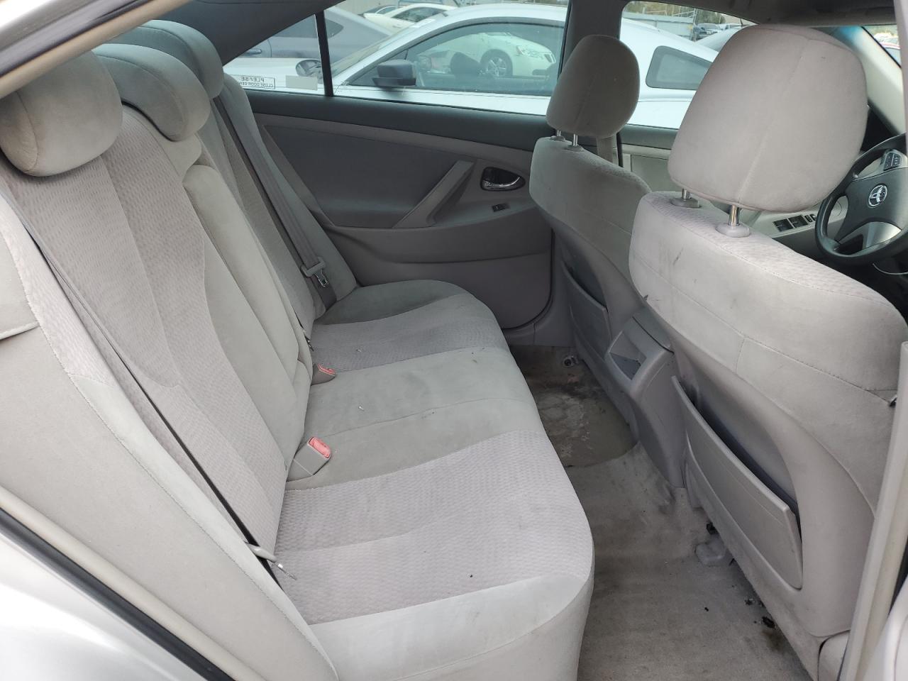 2010 Toyota Camry - Image 10