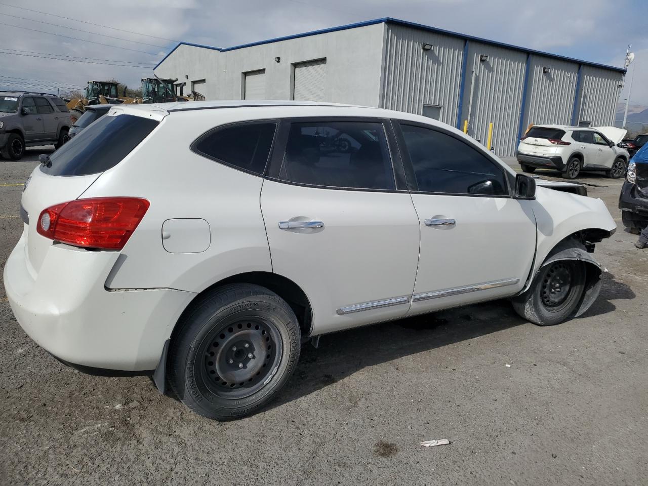2011 Nissan Rogue - Image 3