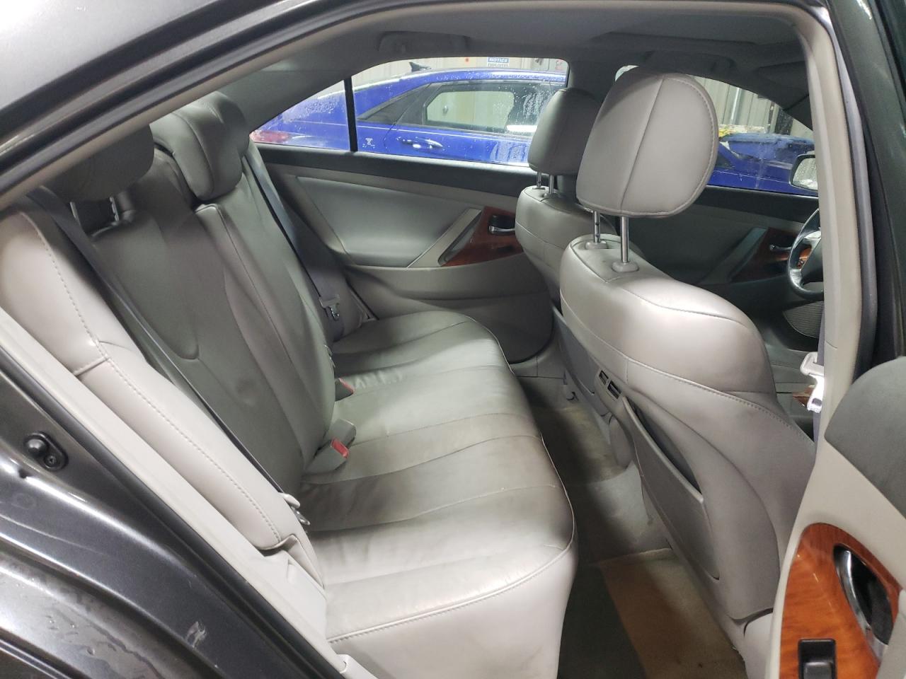 2009 Toyota Camry - Image 10