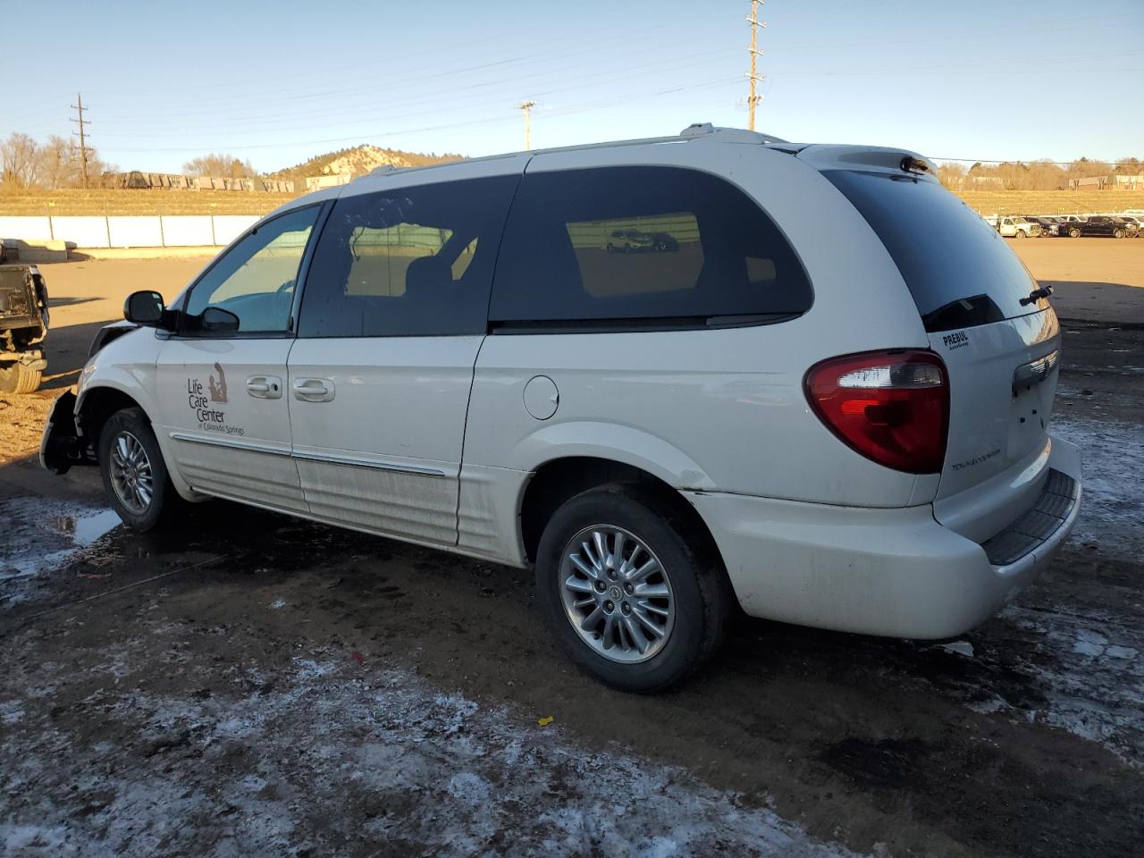 2004 Chrysler Town & Country - Image 2