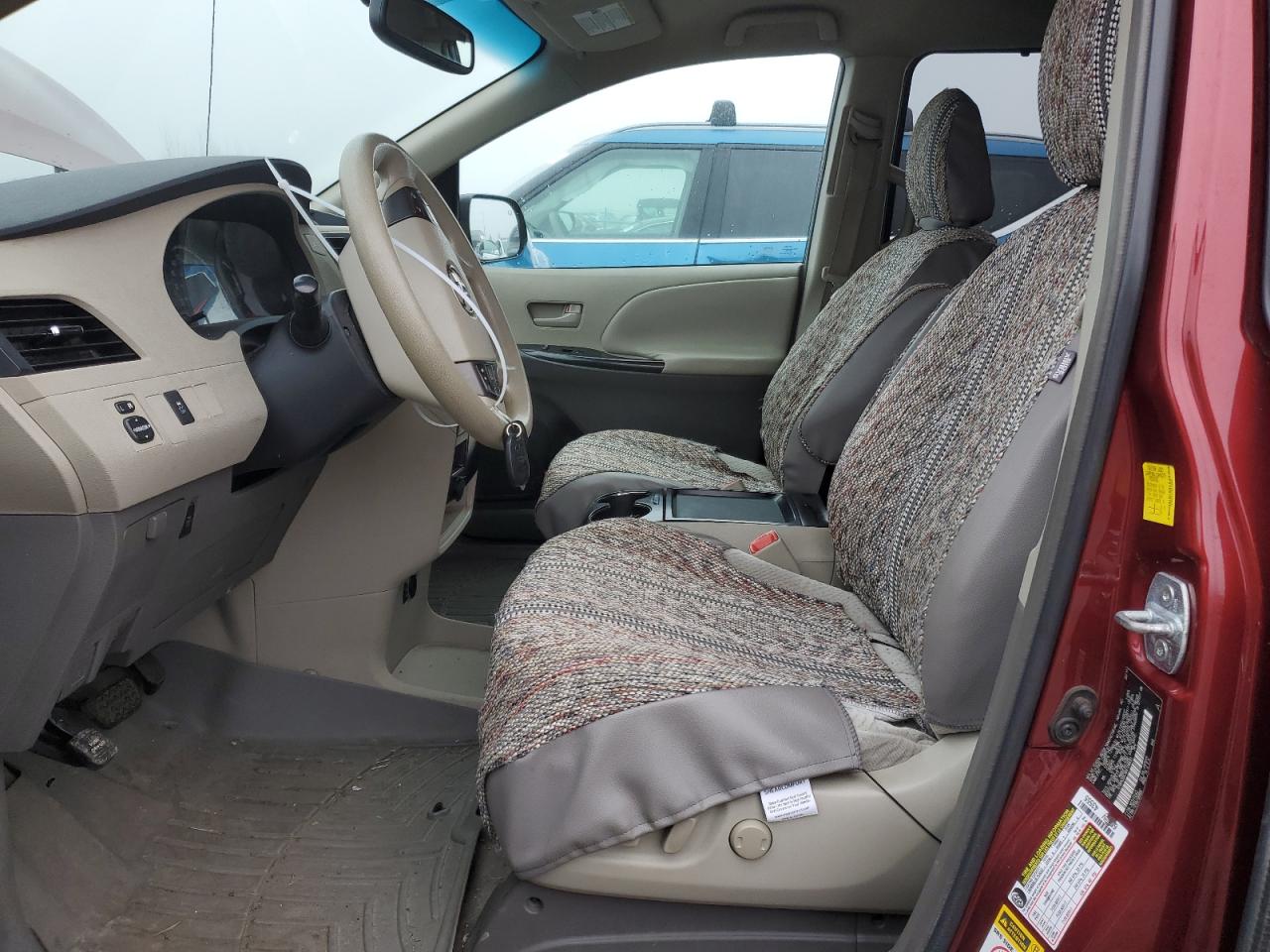 2011 Toyota Sienna - Image 7
