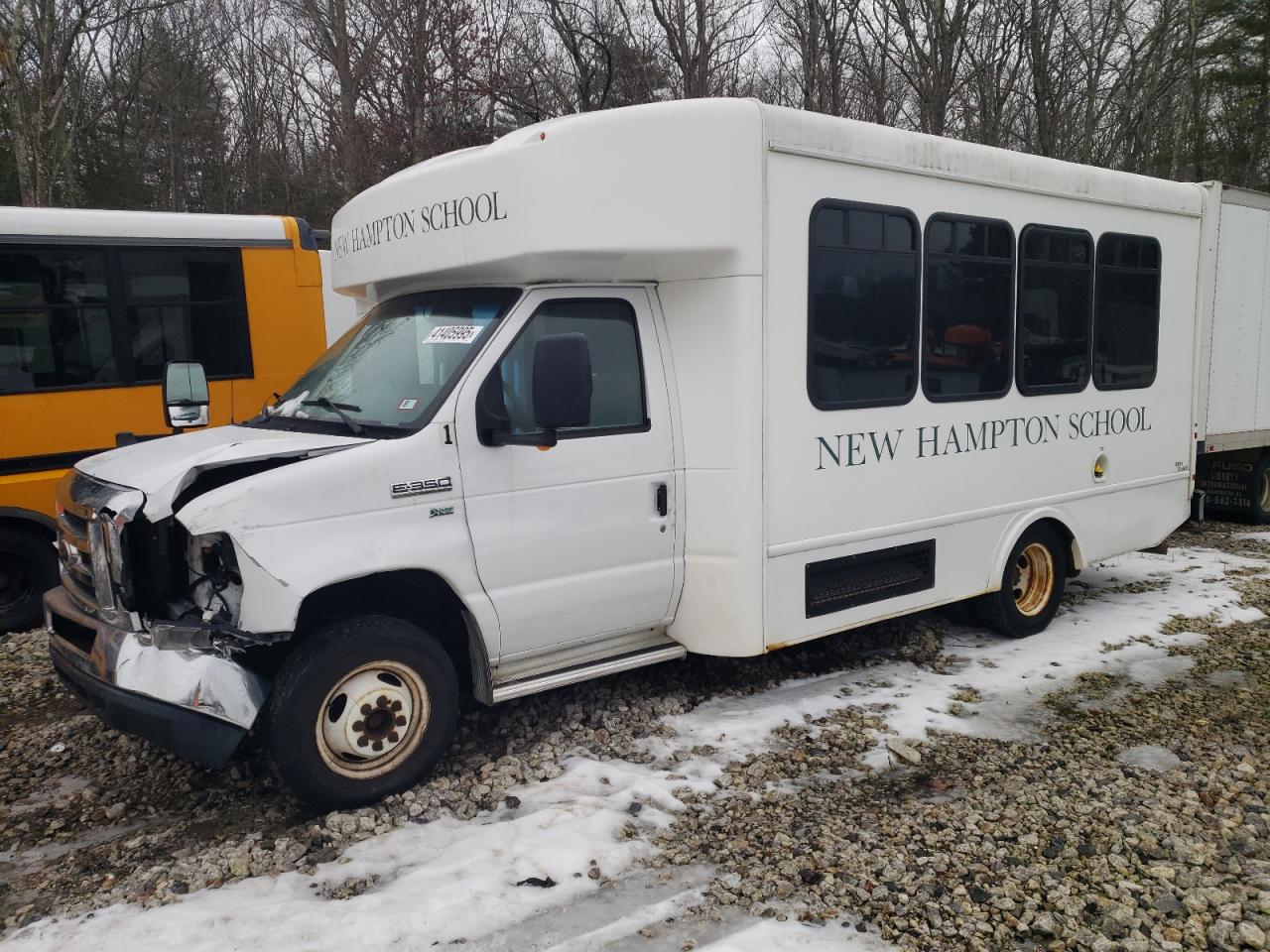 2015 Ford Econoline - Image 1