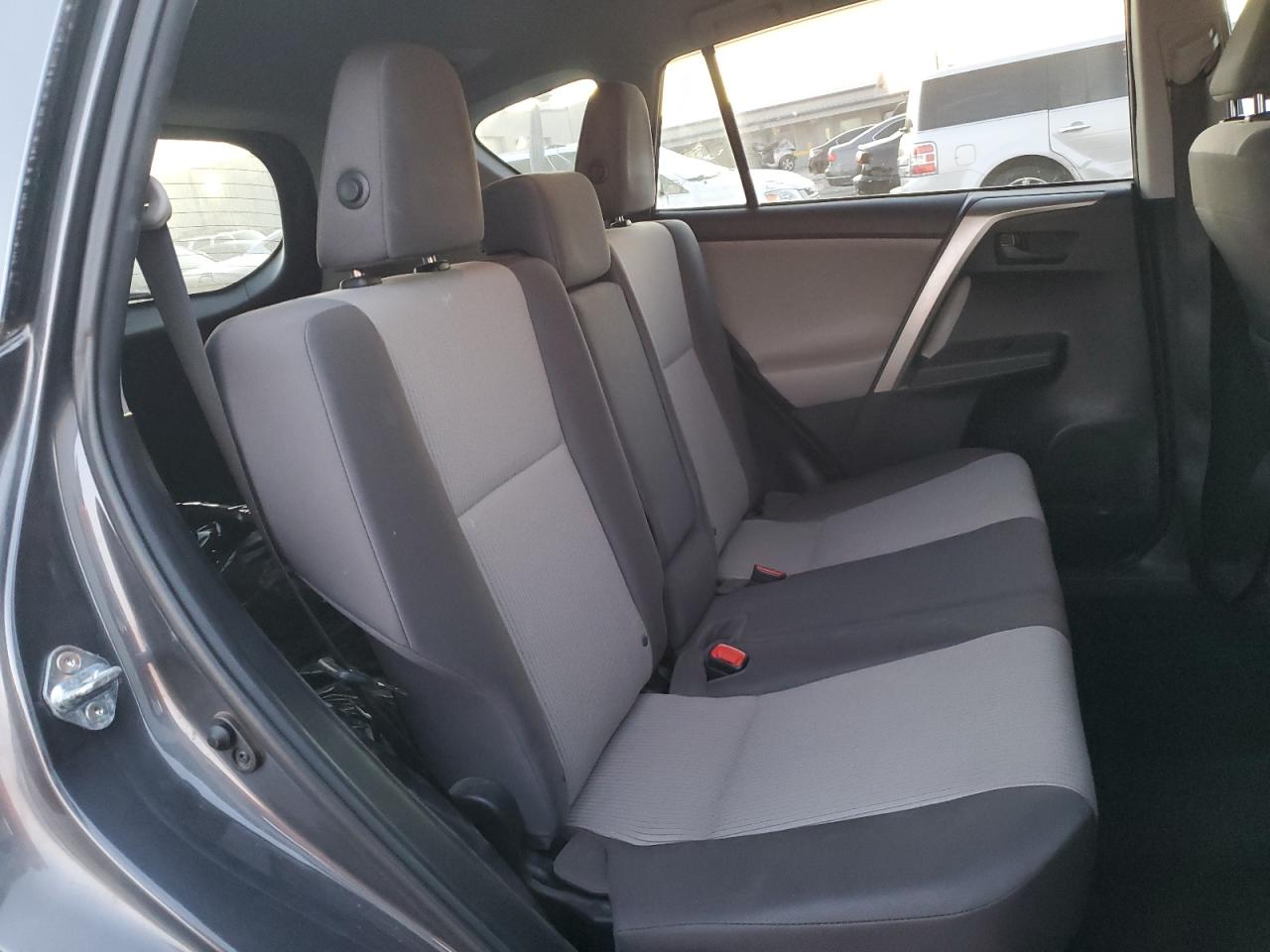 2015 Toyota RAV 4 - Image 11