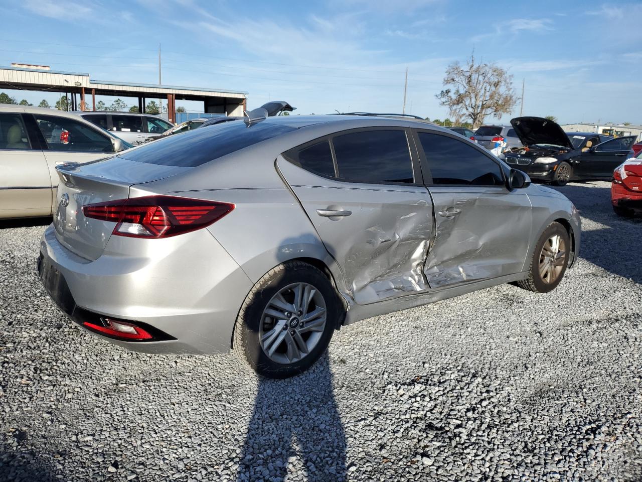 2020 Hyundai Elantra - Image 3