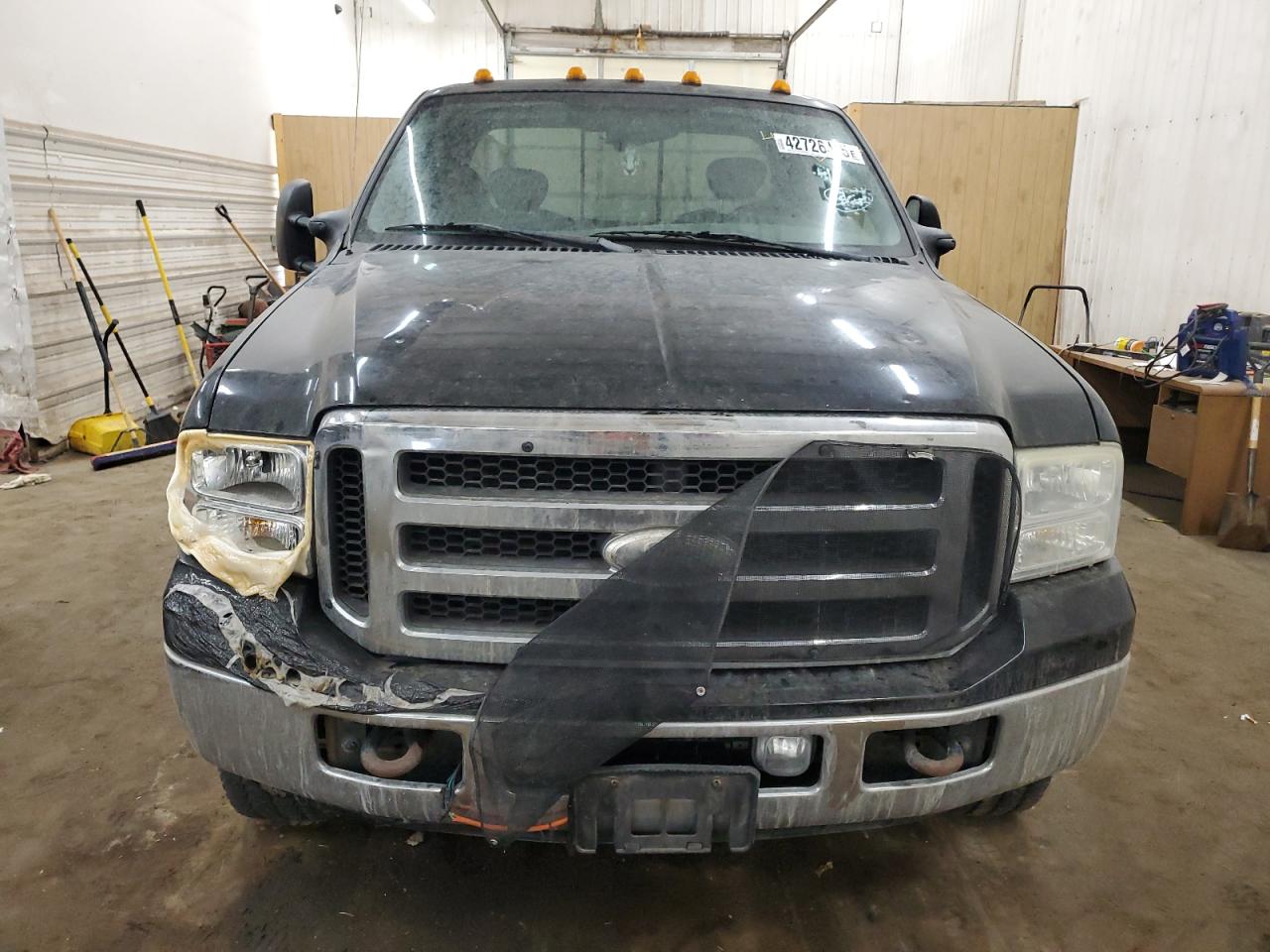 2005 Ford F350 - Image 5