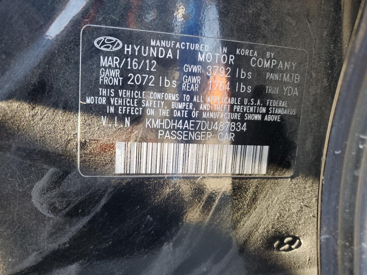 2013 Hyundai Elantra - Image 12