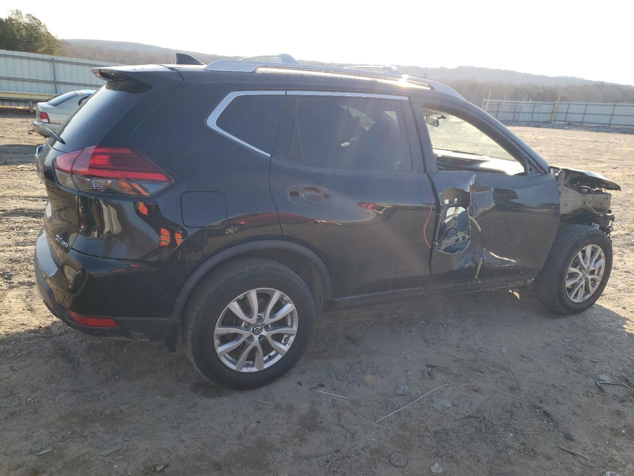 5N1AT2MV1HC768122 NISSAN ROGUE 2017