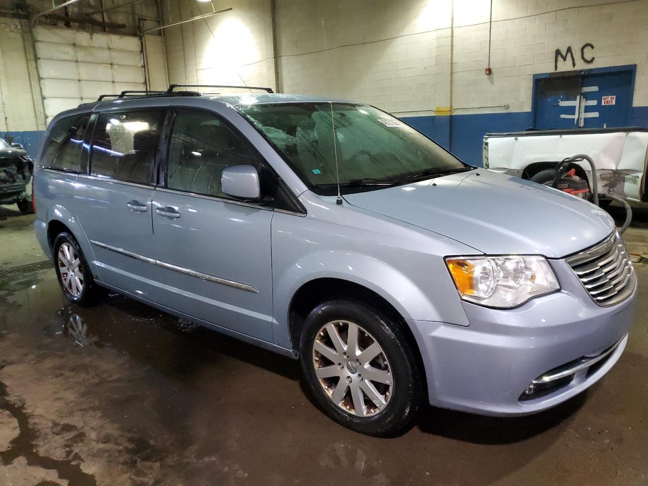 2013 Chrysler Town & Country - Image 4