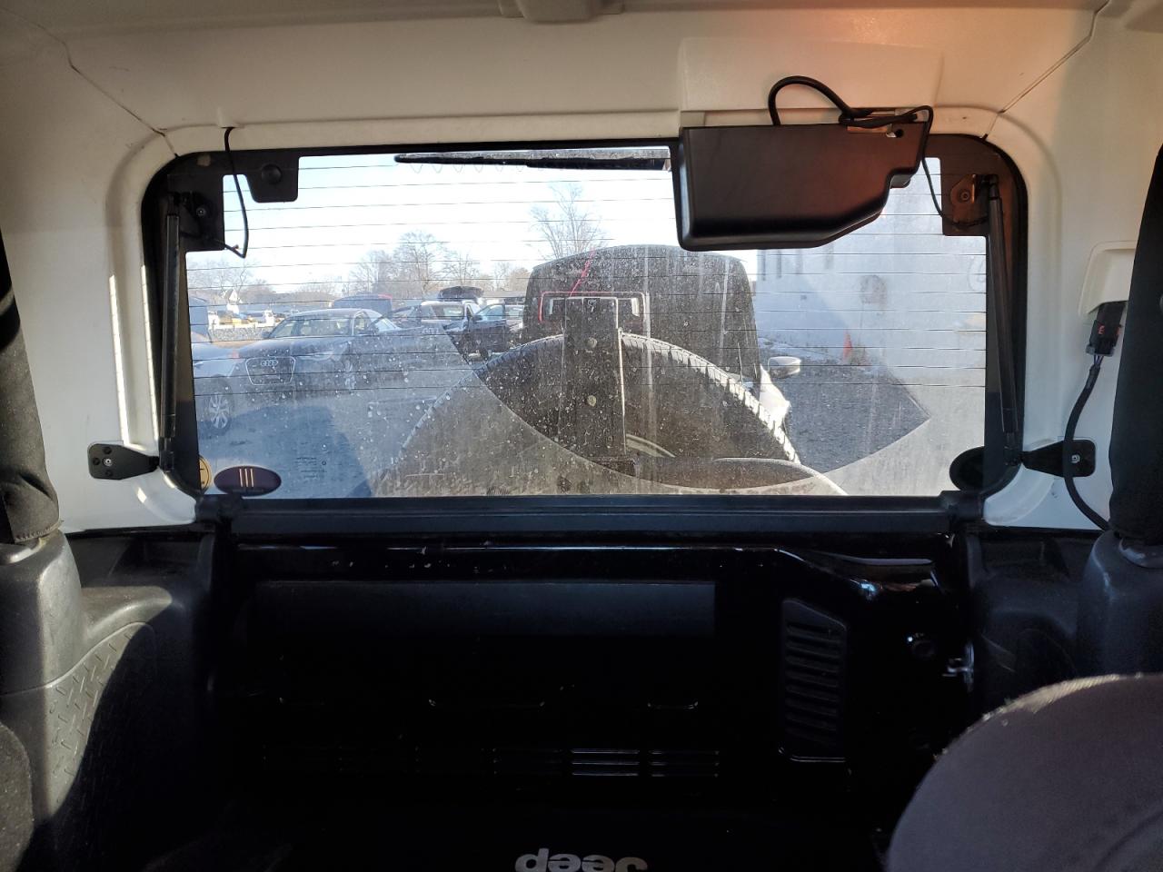 2015 Jeep Wrangler - Image 10
