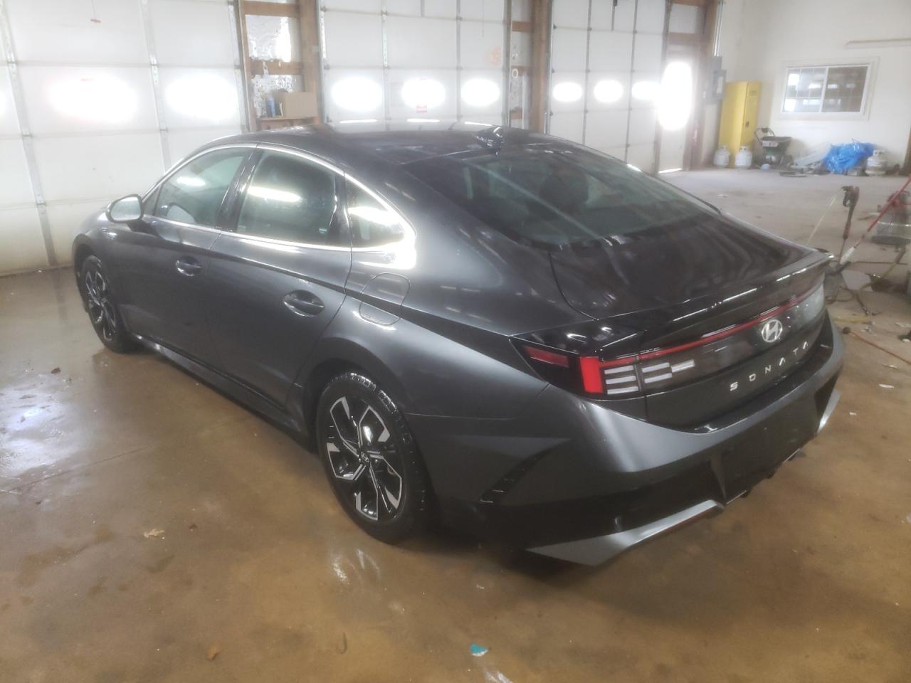 2024 Hyundai Sonata - Image 2