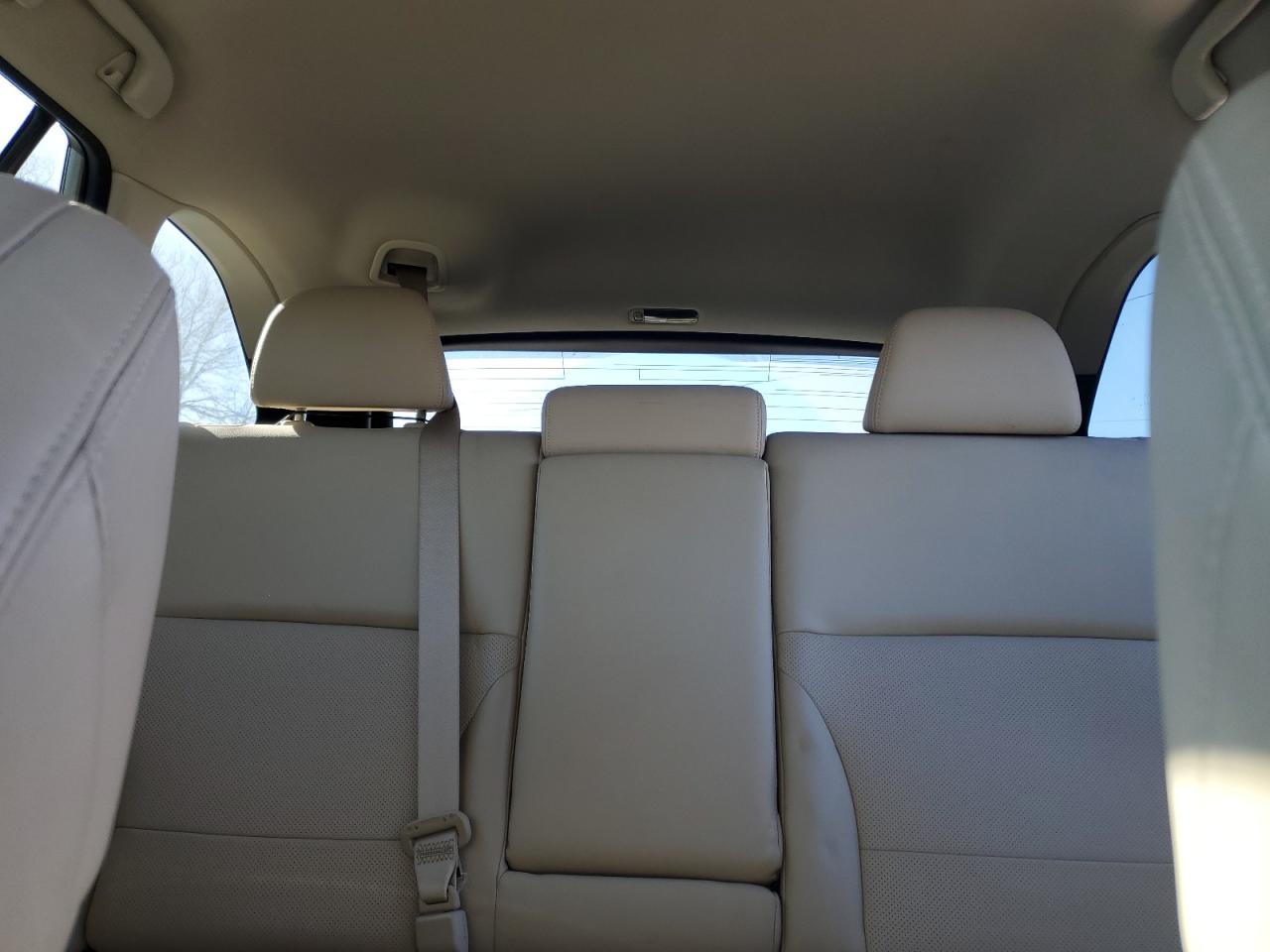 2018 Subaru Outback - Image 10
