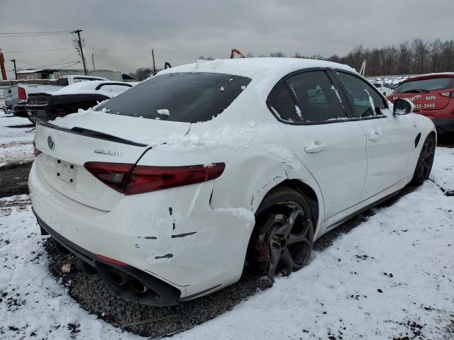  ALFA ROMEO GIULIA 2017 Белы