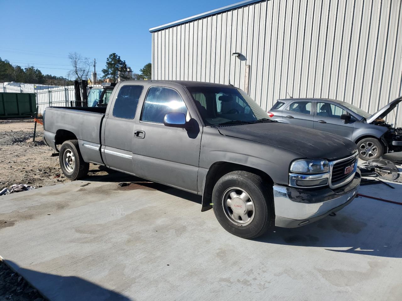 2002 GMC Sierra - Image 4