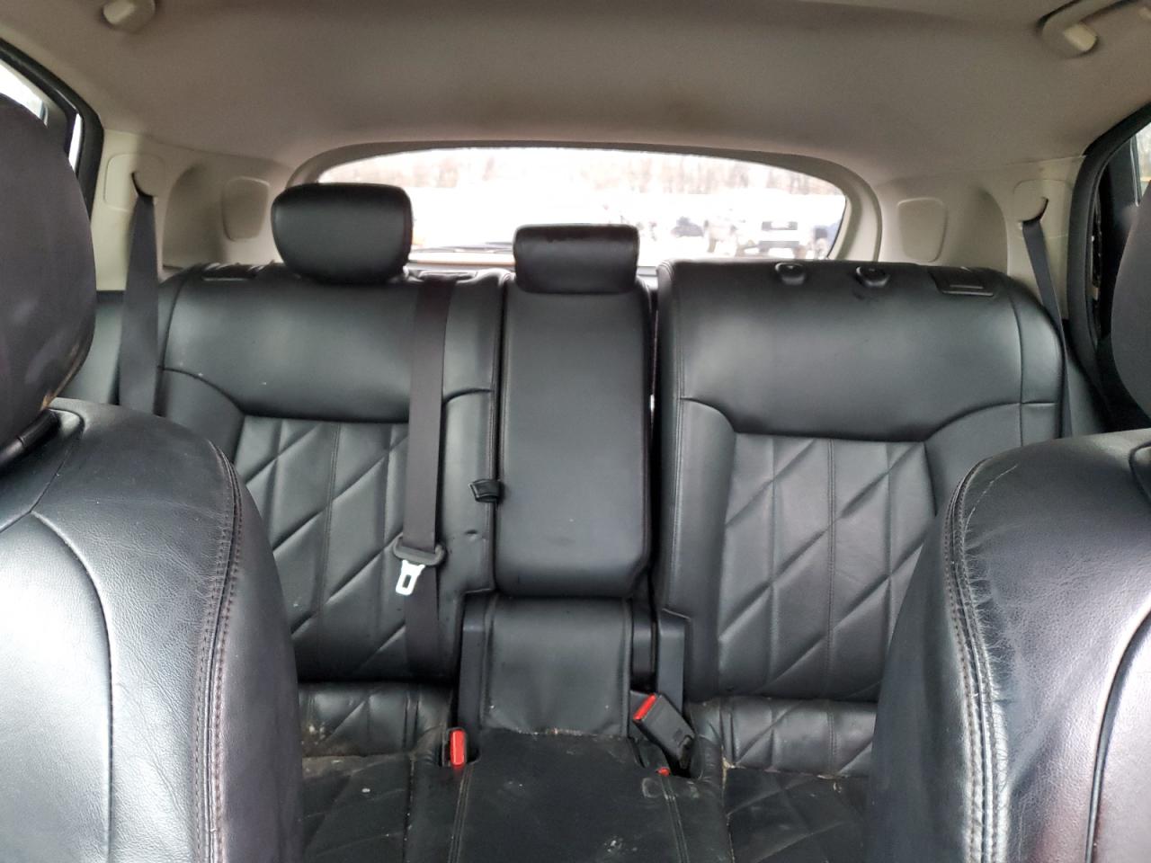 2011 Infiniti FX - Image 10