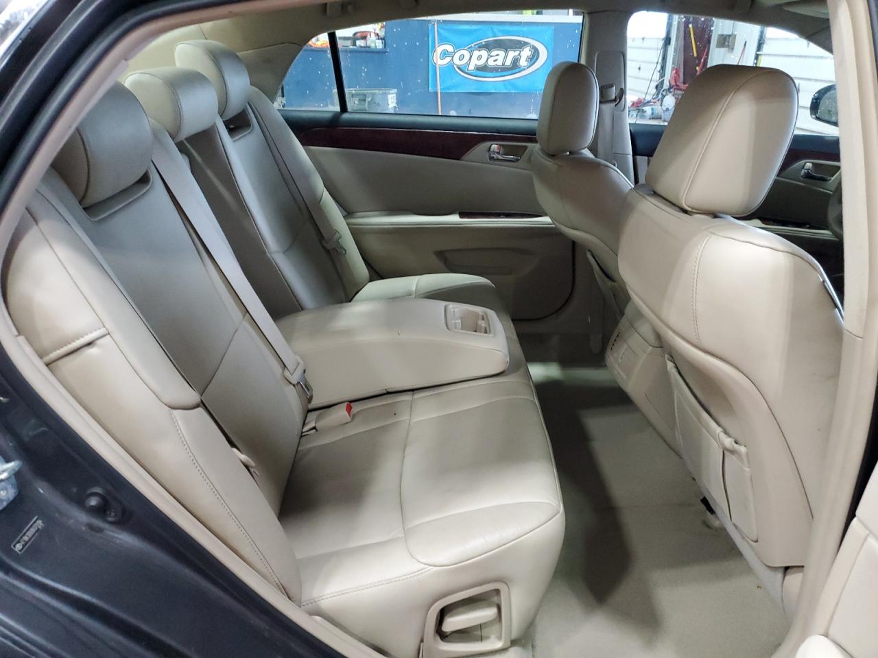 2011 Toyota Avalon - Image 10