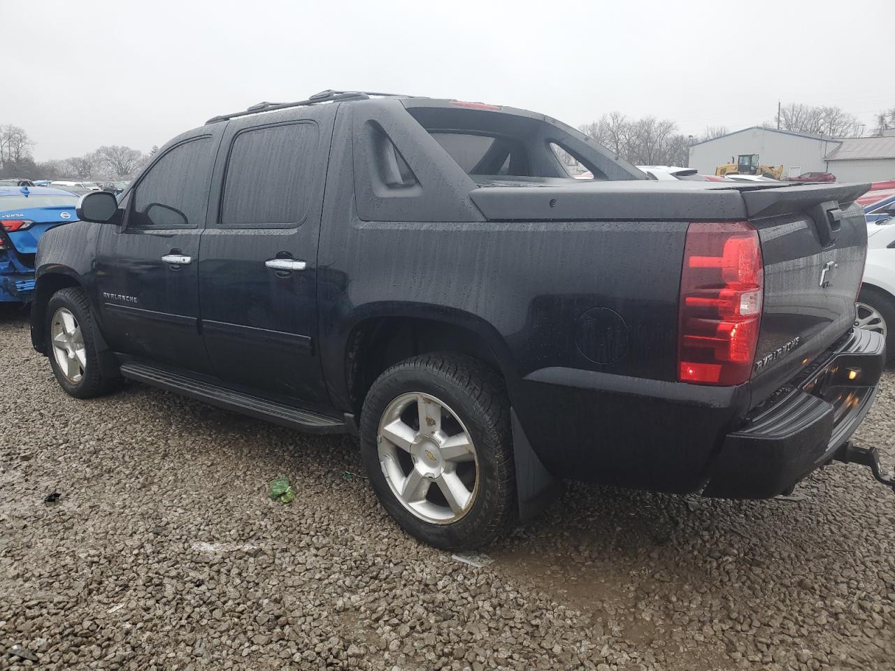 2012 Chevrolet Avalanche - Image 2