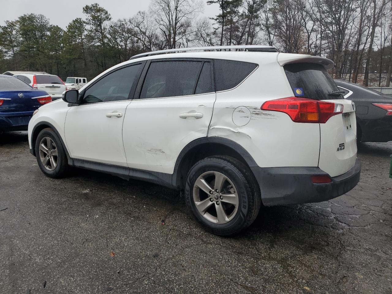 2015 Toyota RAV 4 - Image 2