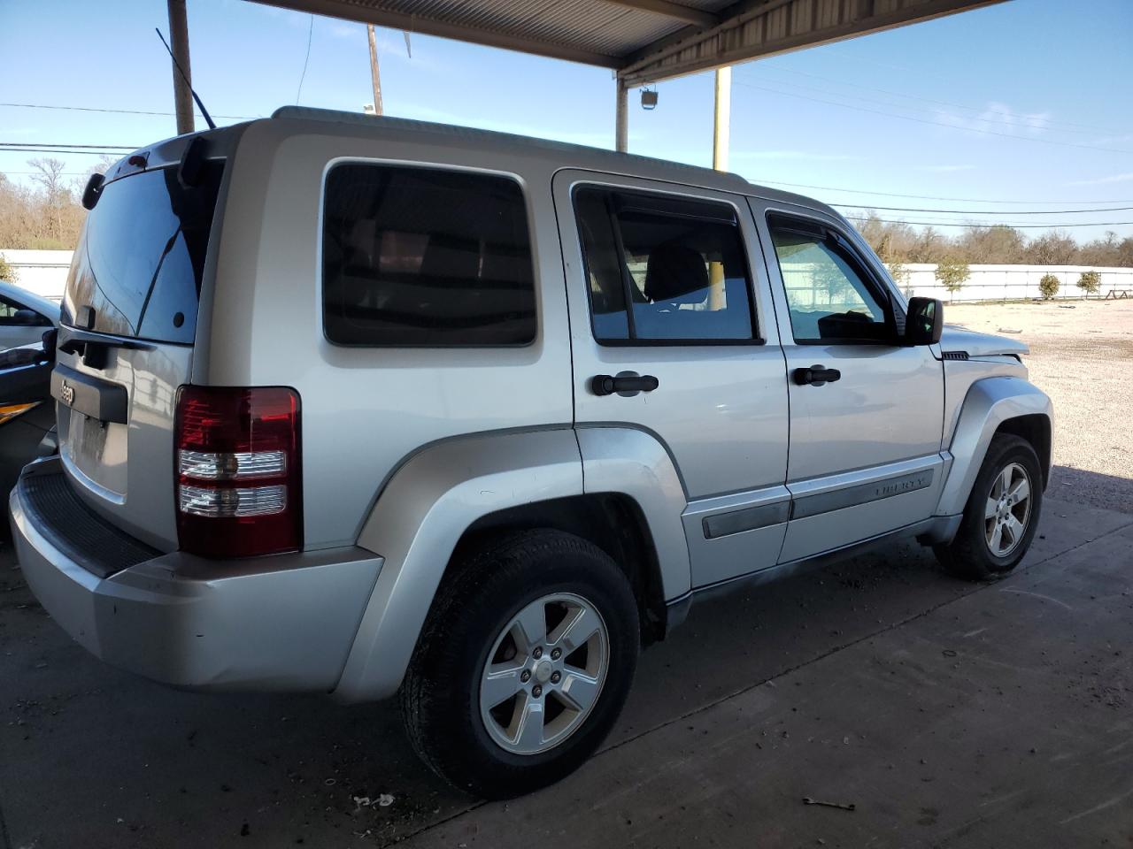 2011 Jeep Liberty (North America) - Image 3