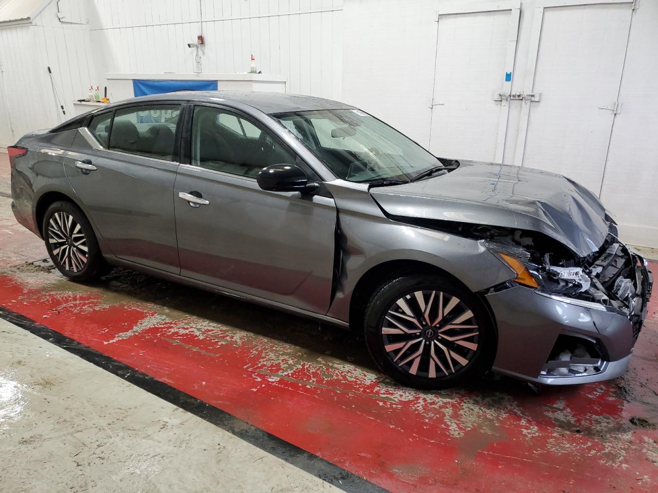 2024 Nissan Altima - Image 4