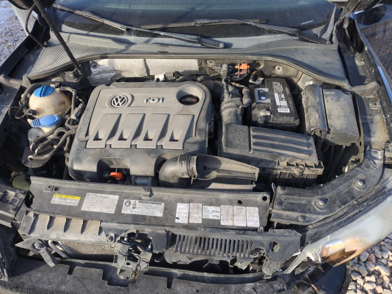 2014 Volkswagen Passat - Image 11
