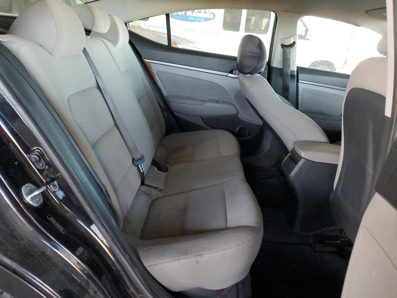 2017 Hyundai Elantra - Image 10