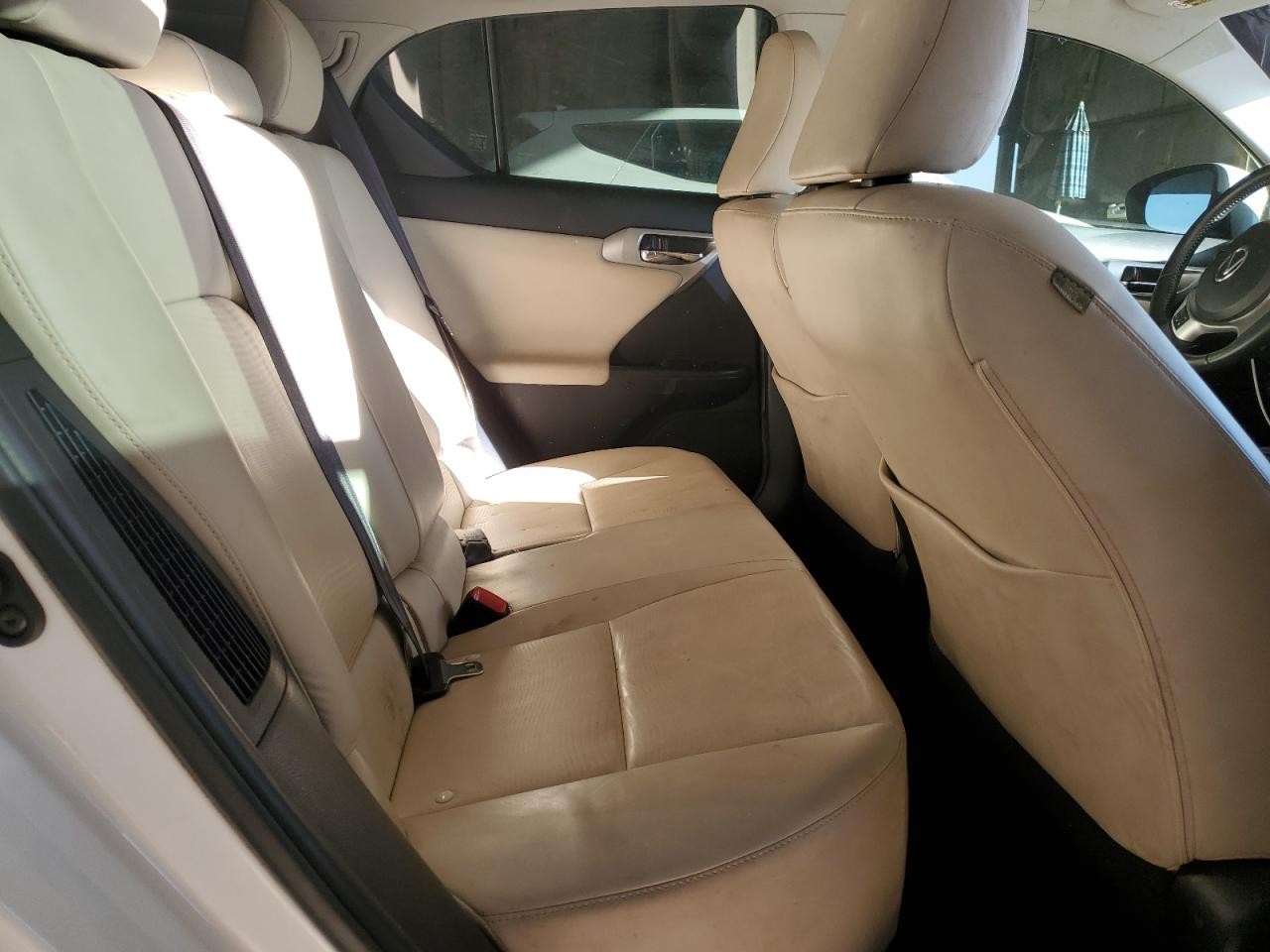 2012 Lexus CT - Image 10