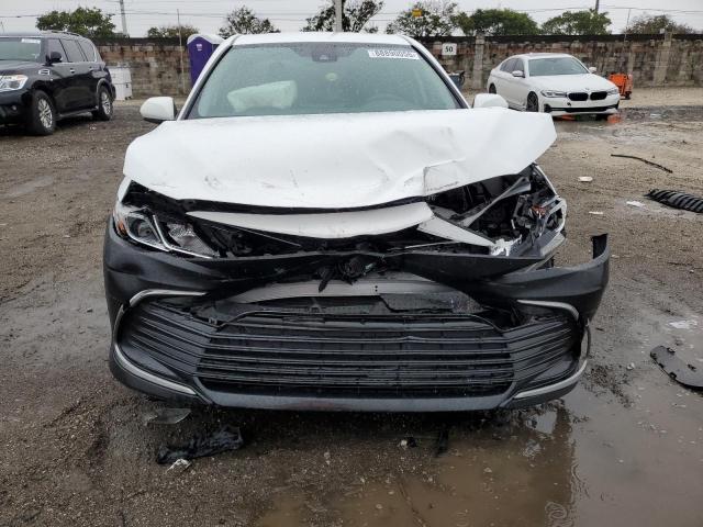  TOYOTA CAMRY 2021 Білий